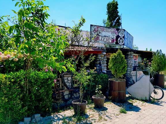 Guesthouse Berlin Bar Bagian luar foto